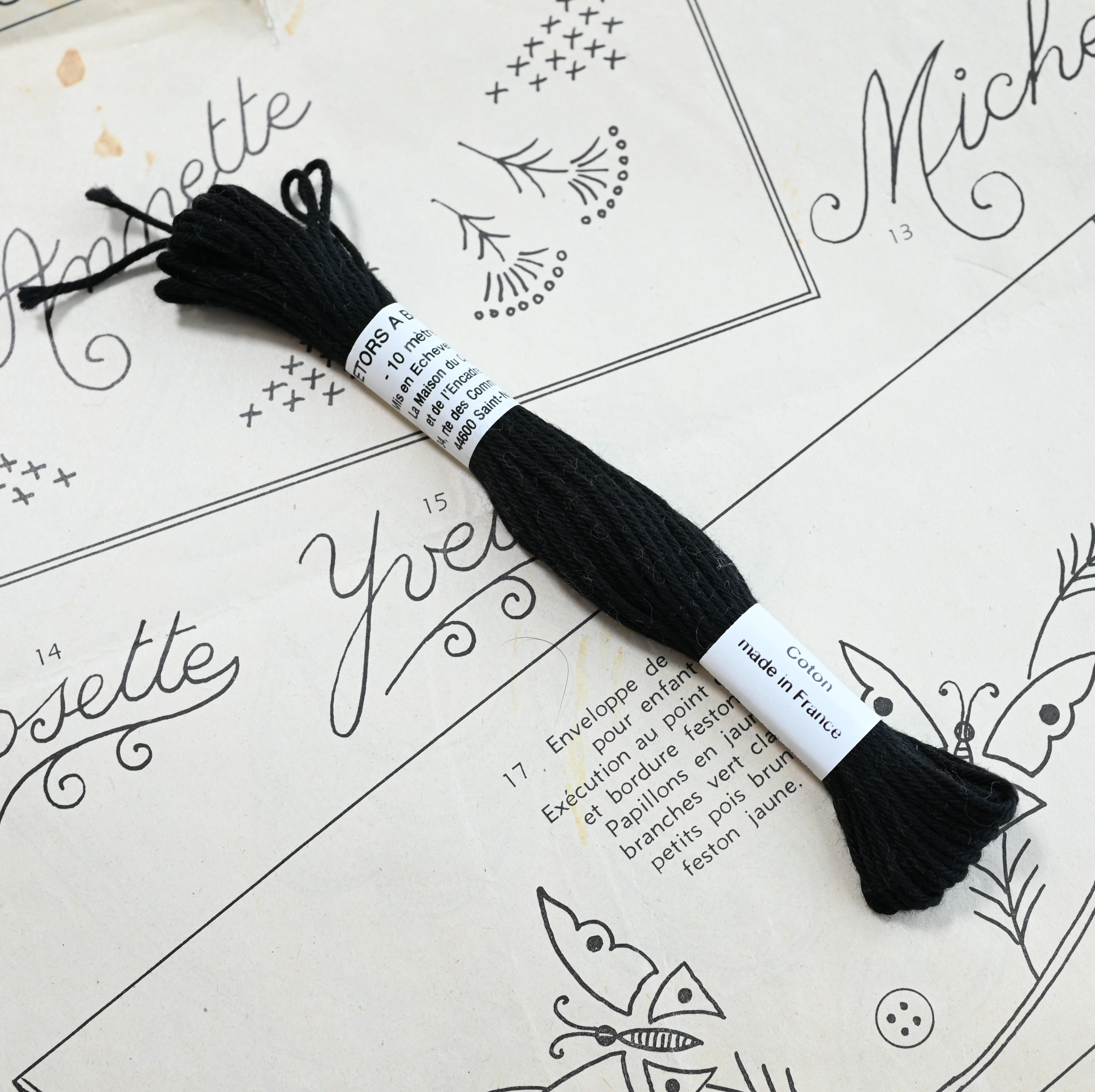 レトロ 刺繍糸 黒1枚目の画像