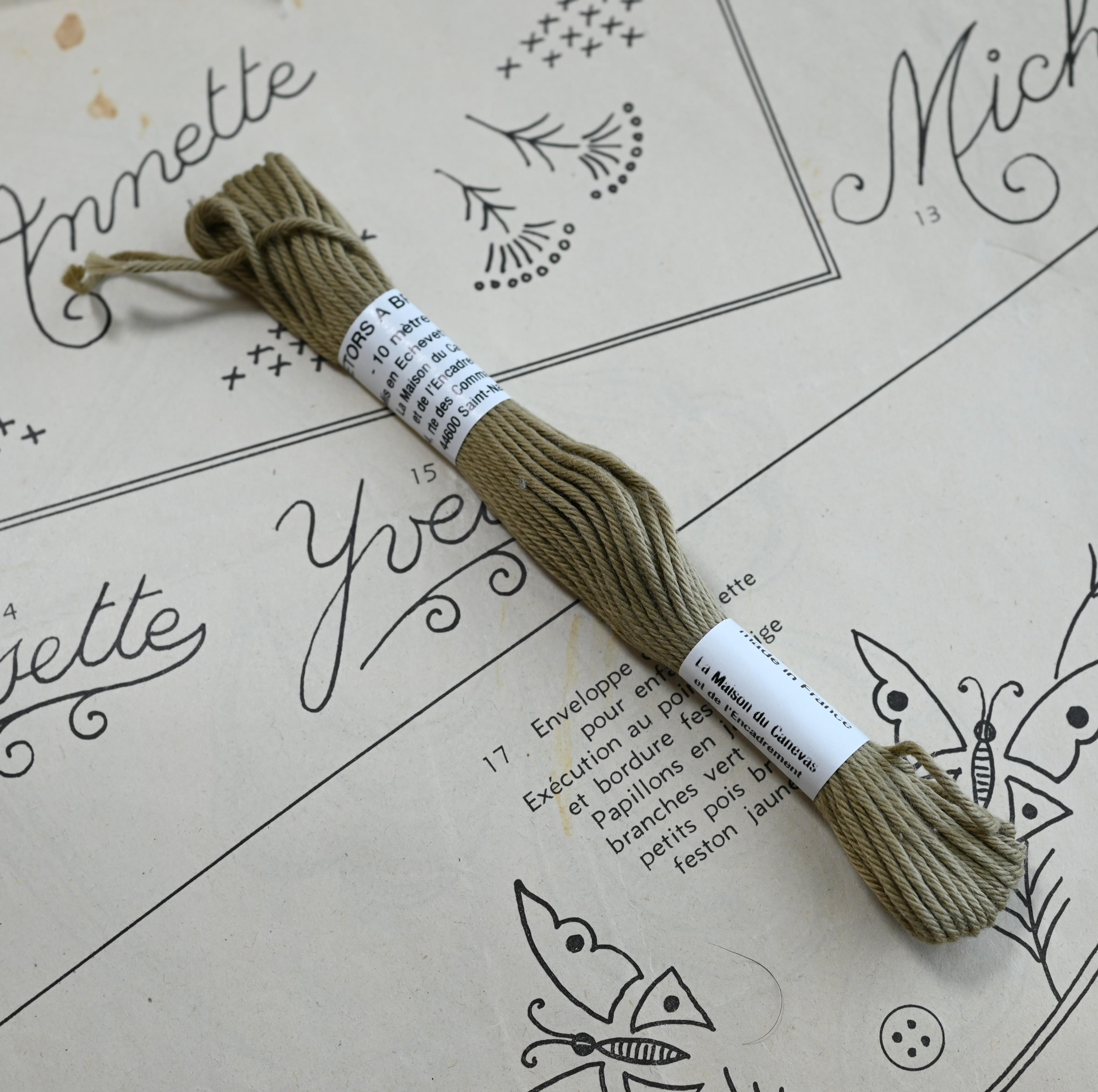 レトロ 刺繍糸1枚目の画像