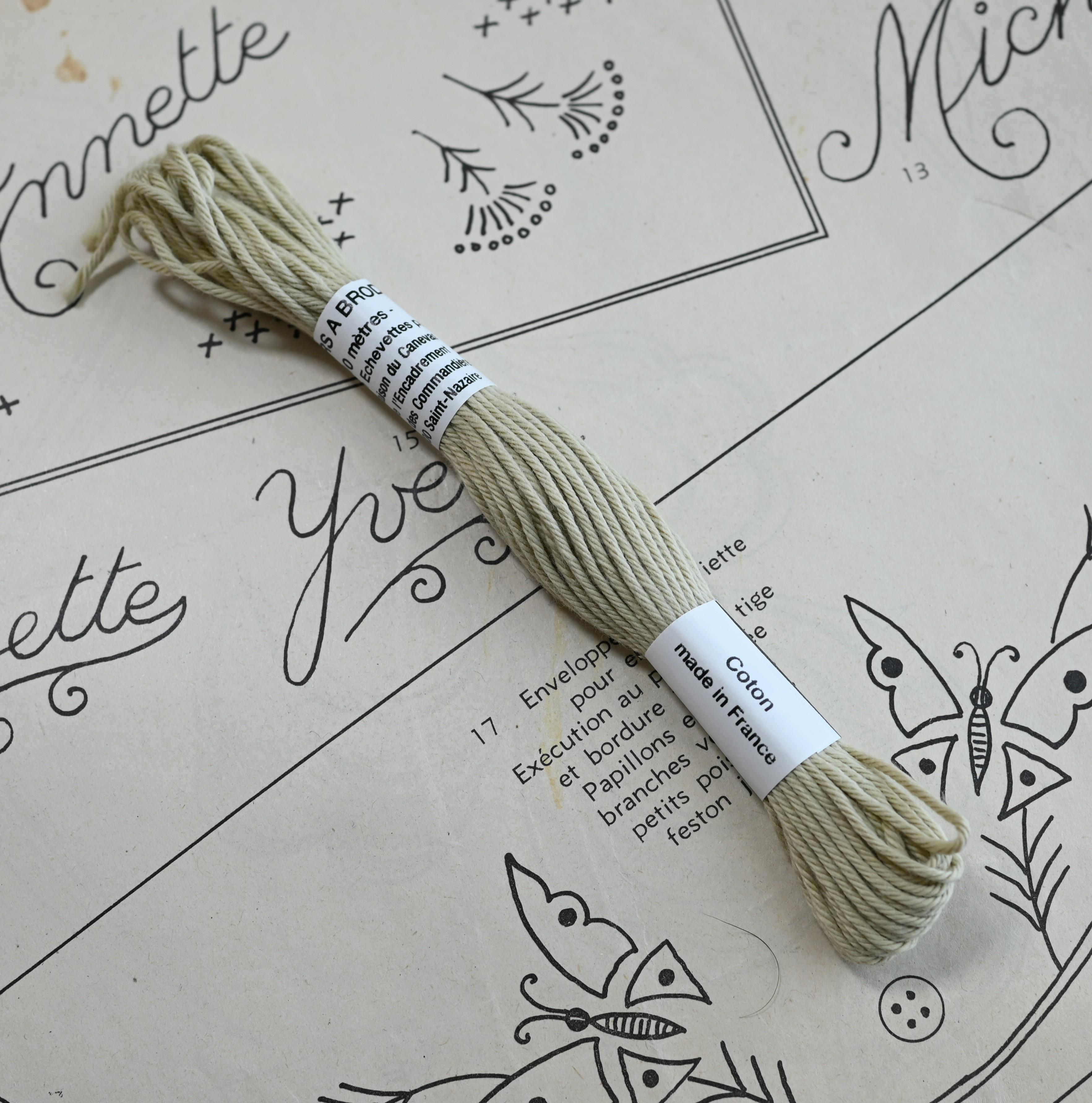 レトロ 刺繍糸1枚目の画像