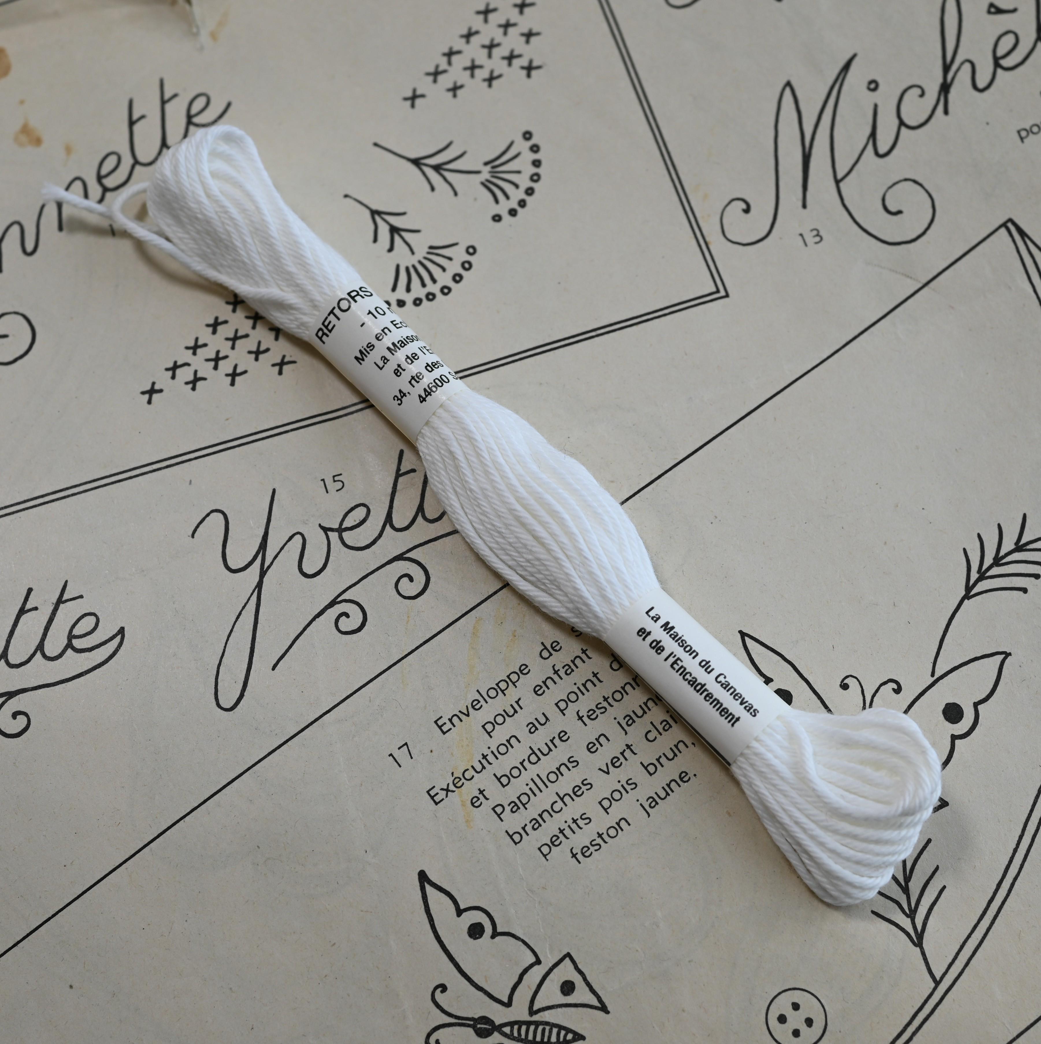 レトロ 刺繍糸 白1枚目の画像