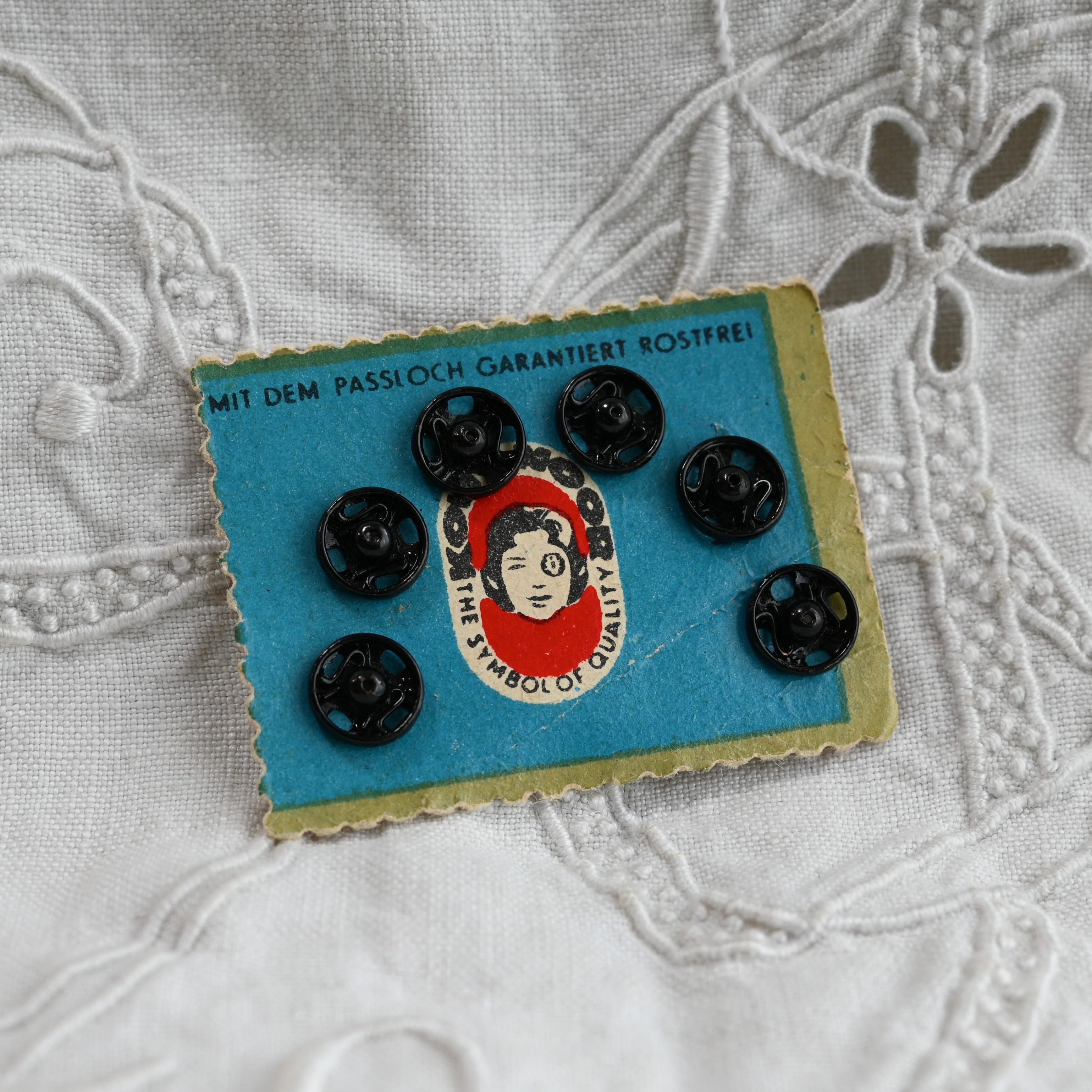 アンティーク 古い紙 古いラベル コラージュ素材 スナップボタン1枚目の画像